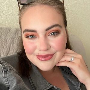 Meet your Posher, Teesa